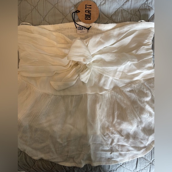 Bila-77 Strapless Top, Deep-V Low Back Top & Patterned Shorts - Picture 5 of 5